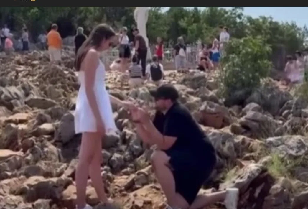 Marko i Julia iz Kanade stigli na Brdo ukazanja: Uslijedila je romantična prosidba