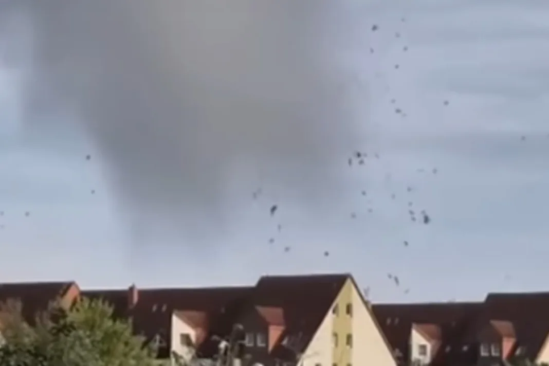 NEZAPAMĆENA OLUJA Tornado poharao dijelove Njemačke, ima i poginulih, štete ogromne!