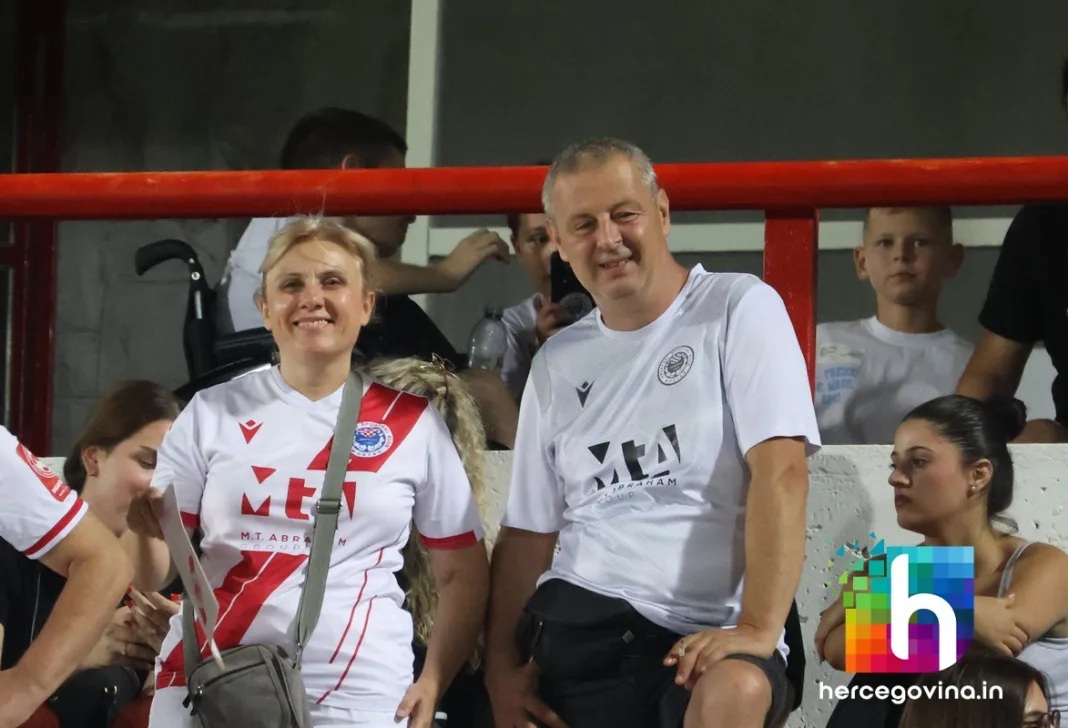 (FOTO) Pogledajte kako je bilo na tribinama za vrijeme utakmice HŠK Zrinjski-FK BSK
