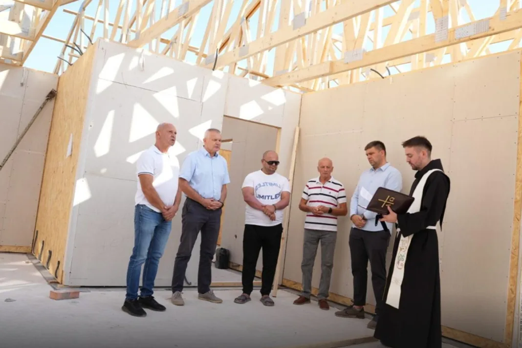 LIJEPA VIJEST IZ HERCEGOVINE: Obitelj s devetero djece uskoro dobiva novi krov nad glavom