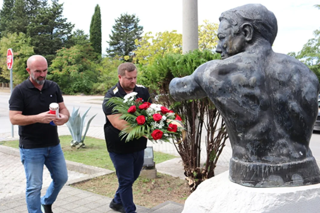 U Ljubuškom odana počast legendarnom Juri Chuvalu: Položen vijenac ispred njegova spomenika