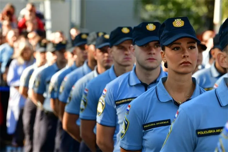 Imate priliku postati policajac / policajka