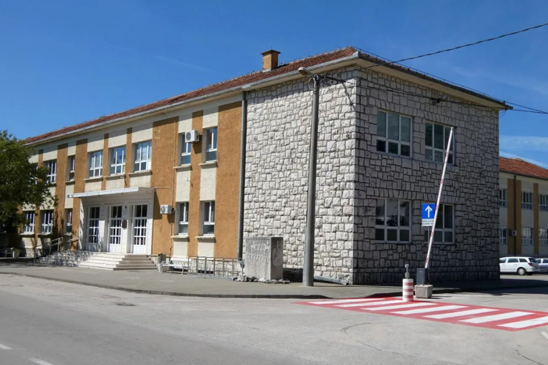 Tragedija u Ljubuškom: U prometnoj nesreći smrtno stradao maloljetni biciklist