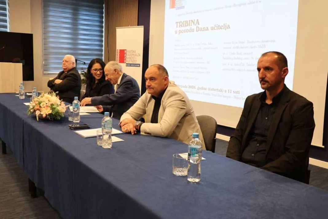 Mostar: HAZU u BiH organizirala svečanu tribinu u povodu obilježavanja Dana učitelja
