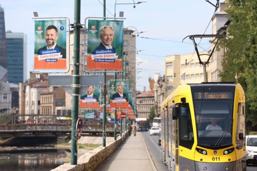 Istječe zakonski rok za političke subjekte u BiH: Danas moraju ukloniti sve izborne plakate ili im prete kazne do 30.000 KM