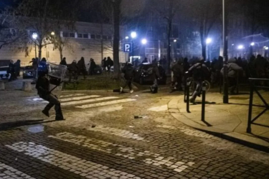 Val nezadovoljstva preplavio Italiju: Sukobi mladih s policijom u sklopu akcije “Dan bez Meloni” te opći prometni kolaps