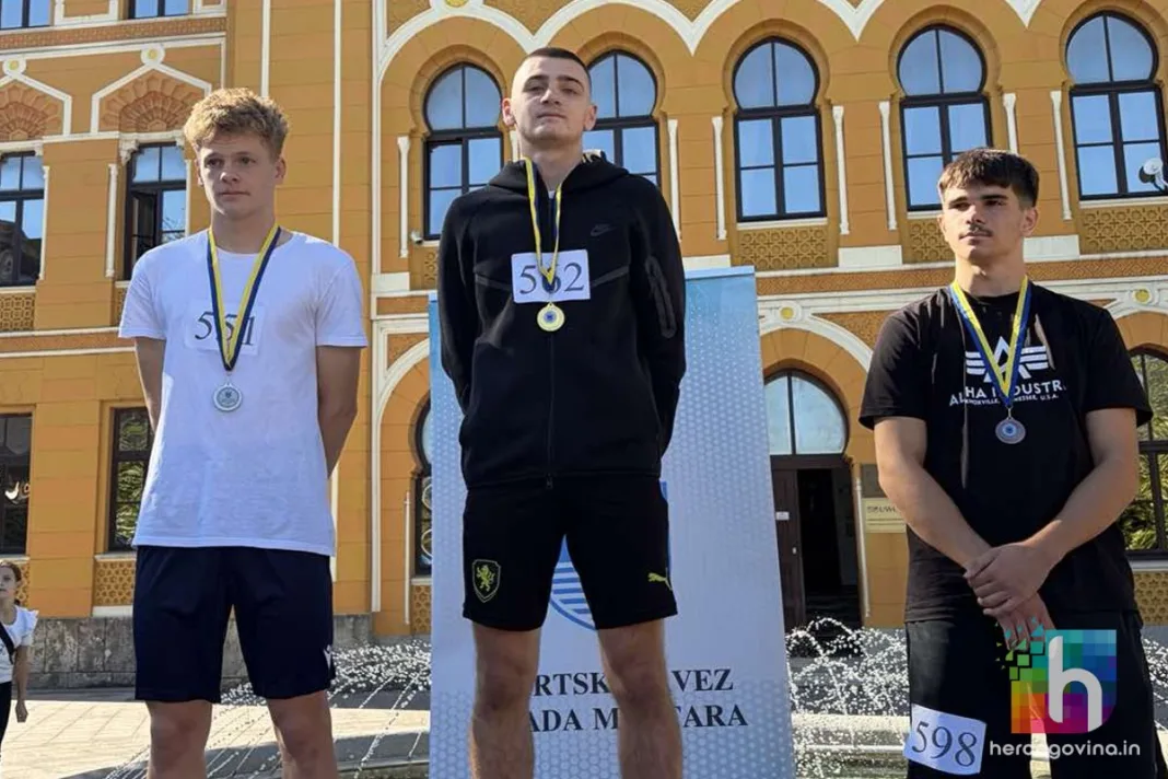 (FOTO&VIDEO) Junior HŠK Zrinjski Sandro Zovko pobjednik krosa u uzrastu učenika prvih i drugih razreda srednjih škola Grada Mostara