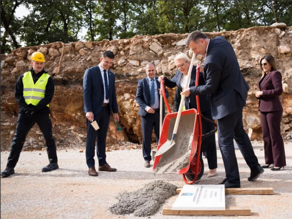 Široki Brijeg: Položen kamen temeljac, počinje gradnja strukovne škole